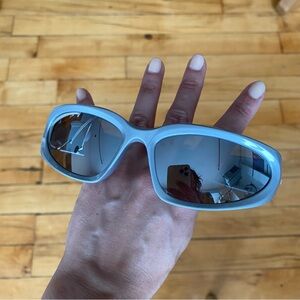 😎 Cool Silver Sunnies